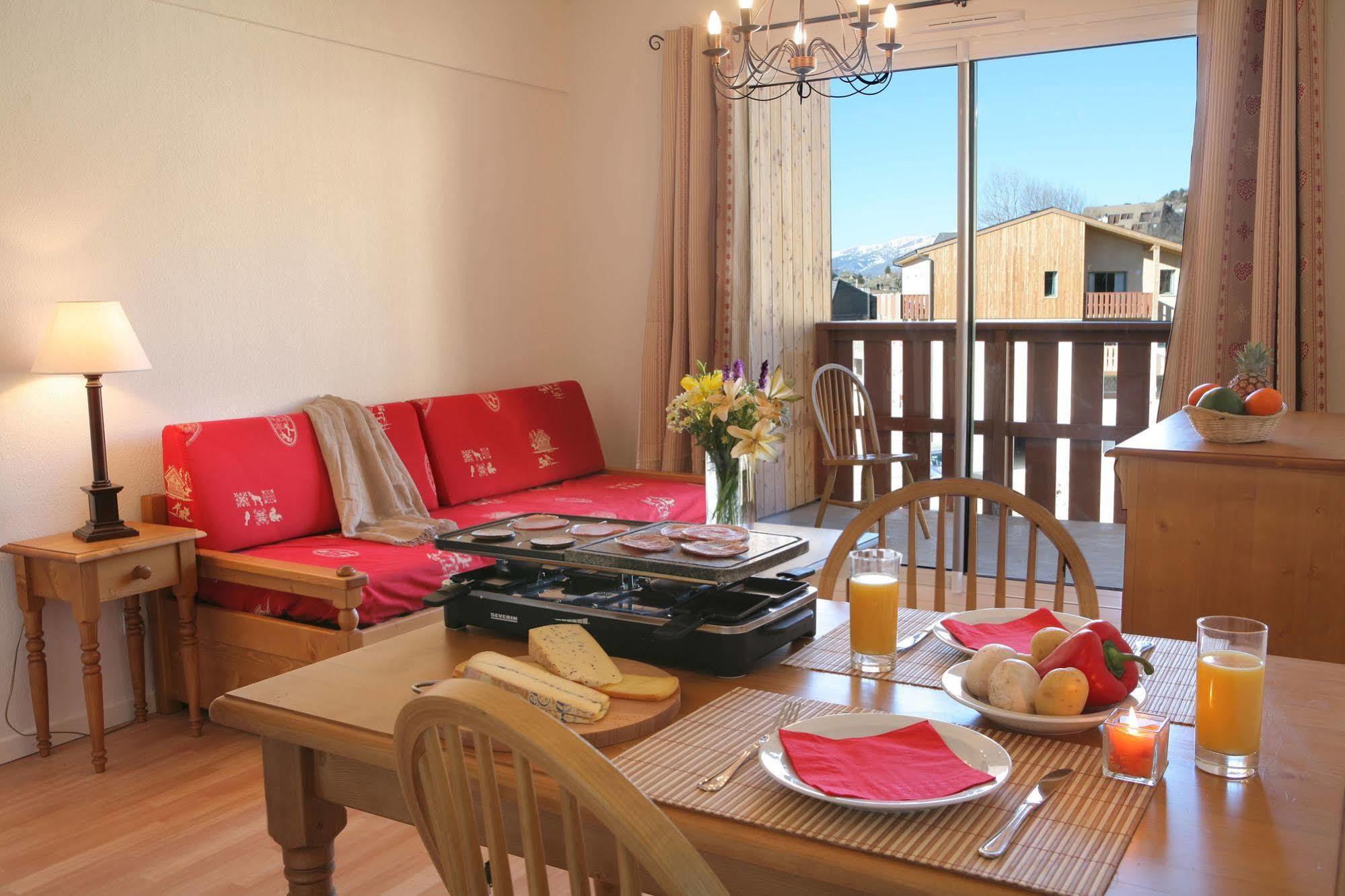 Residence Nemea Les Chalets Du Belvedere Font-Romeu-Odeillo-Via Exterior photo